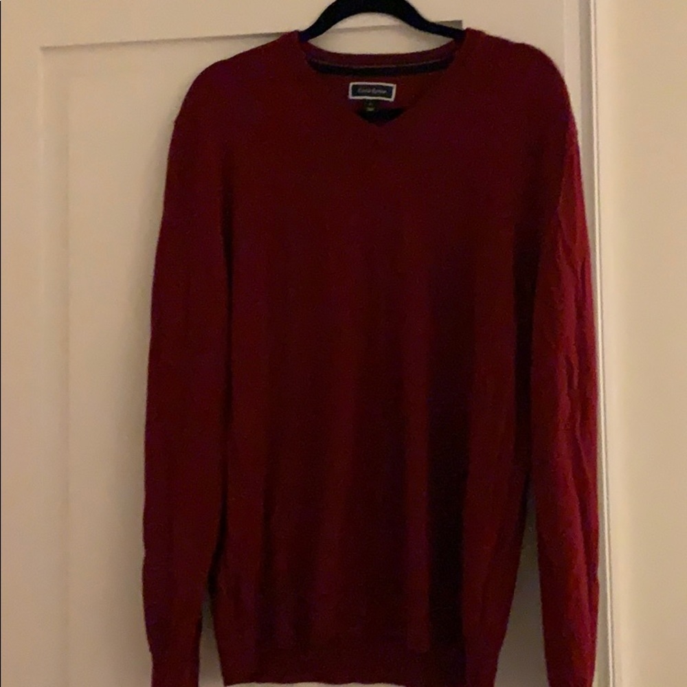 Men’s soft burgundy v neck sweater